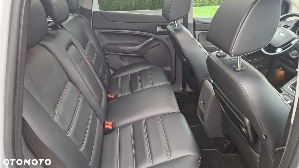 Ford Kuga 2.0 TDCi 2x4 Titanium - 18