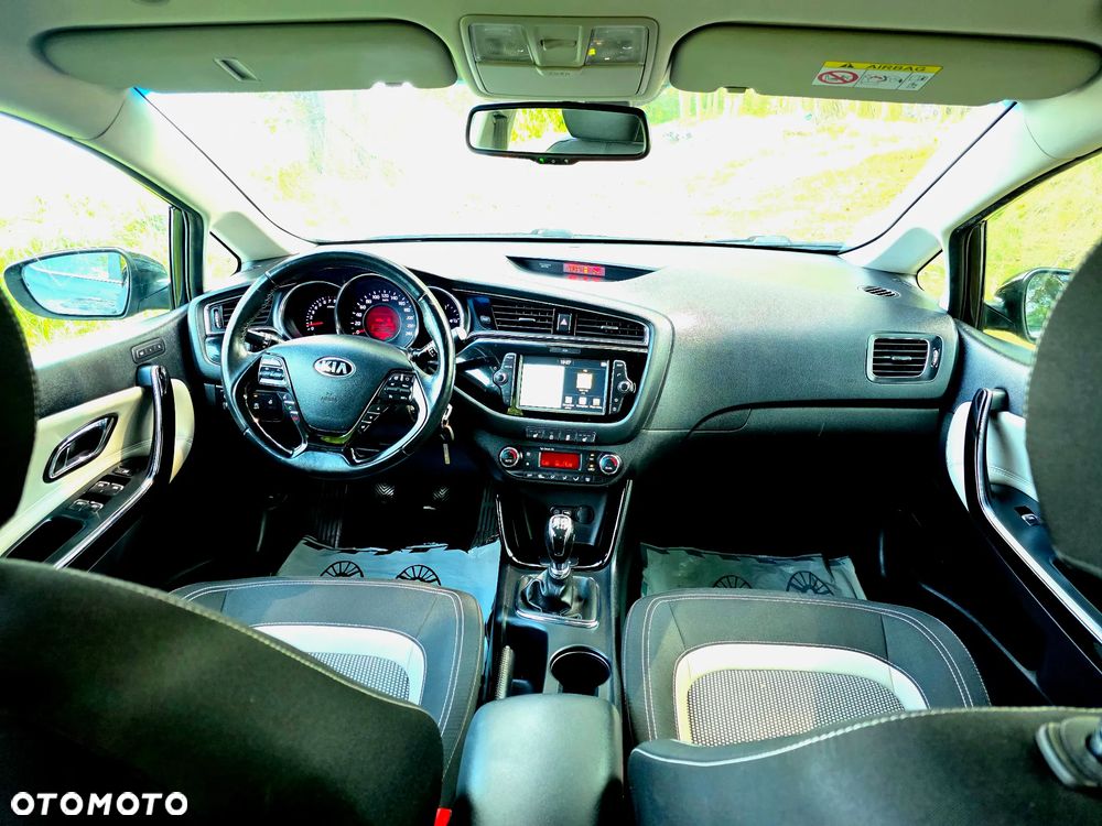 Kia Ceed 1.4 CVVT Dream-Team Edition - 6