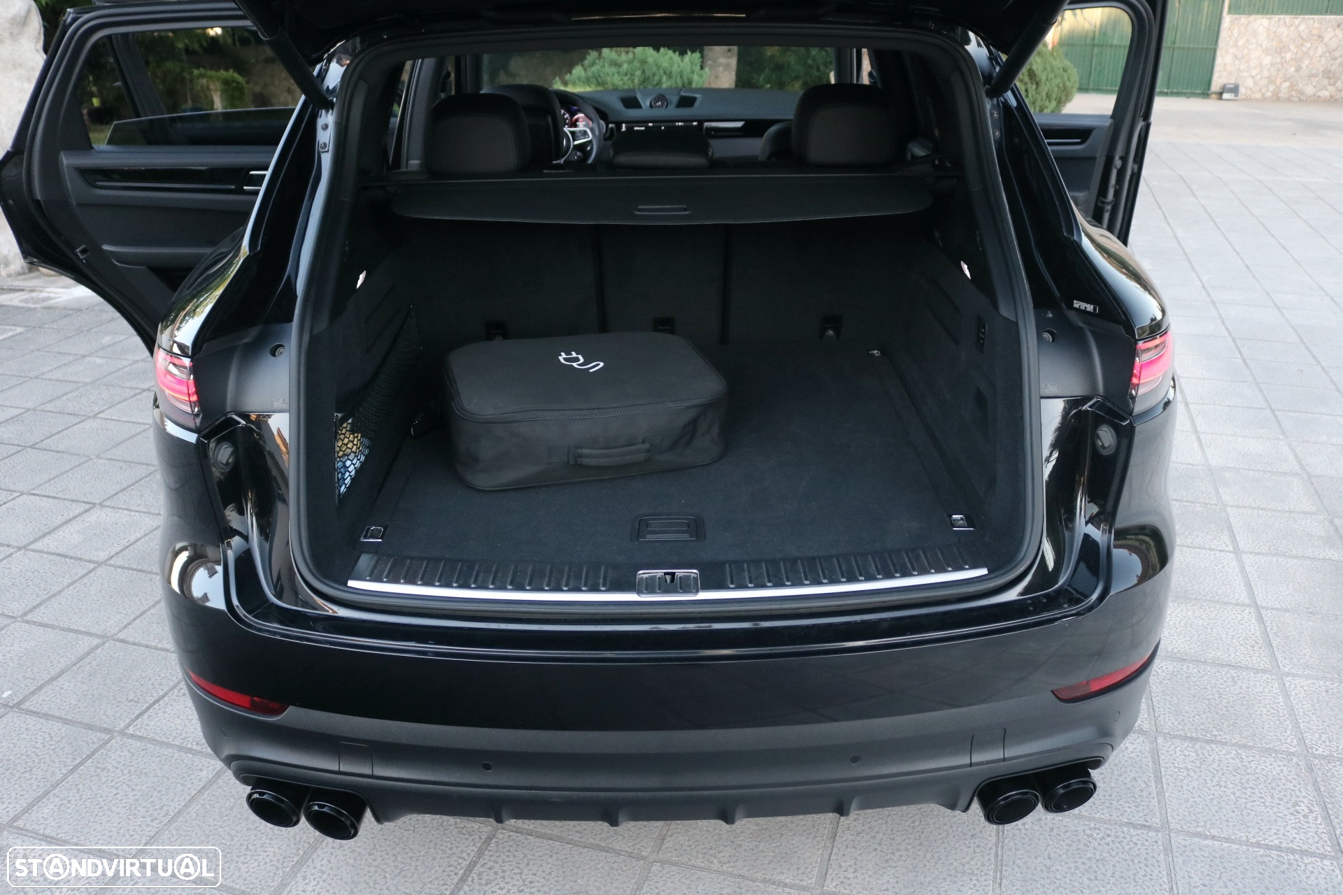 Porsche Cayenne E-Hybrid Platinum Edition - 26