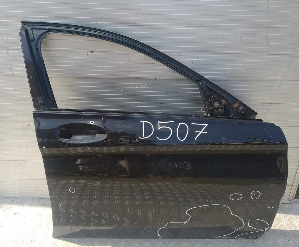 D507 Mercedes C-klasa w205 PRAWE DRZWI PRZÓD - 1