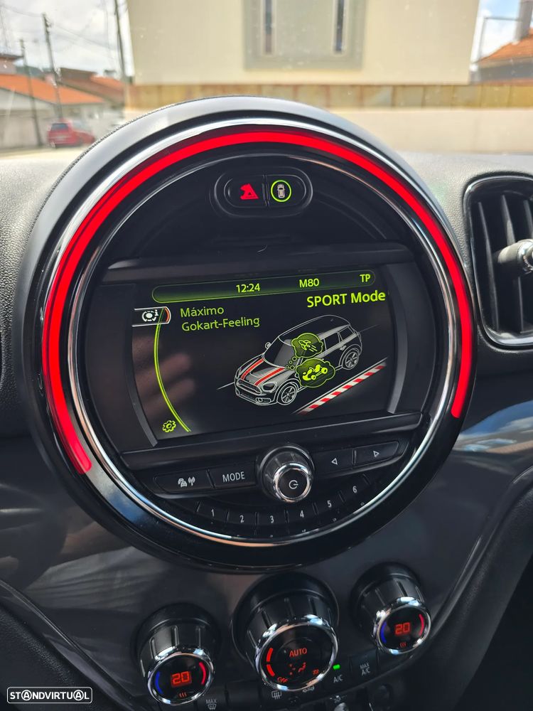 MINI Countryman Cooper D - 26
