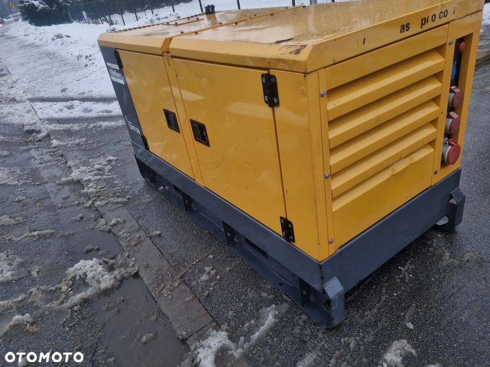 Atlas Copco QAS 30 KVA Agregat Generator wyciszony. Perfekcyjny stan! Silnik Kubota 4cylindry. Prądnica PARTNER Import Norwegia! Zadbana maszyna Serwisowana w DEKRA do końca - 7