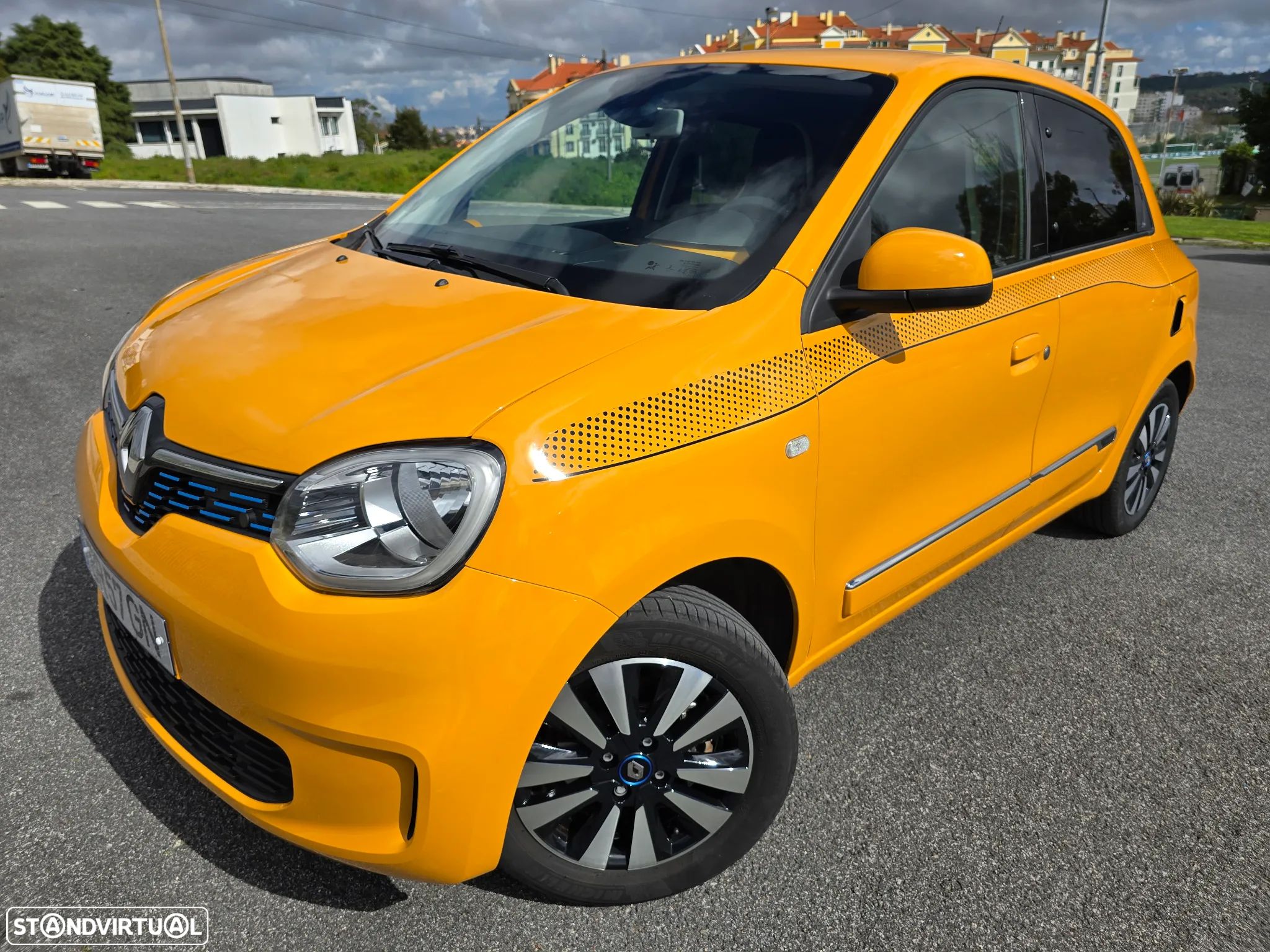 Renault Twingo Z.E. 22 Intens - 1