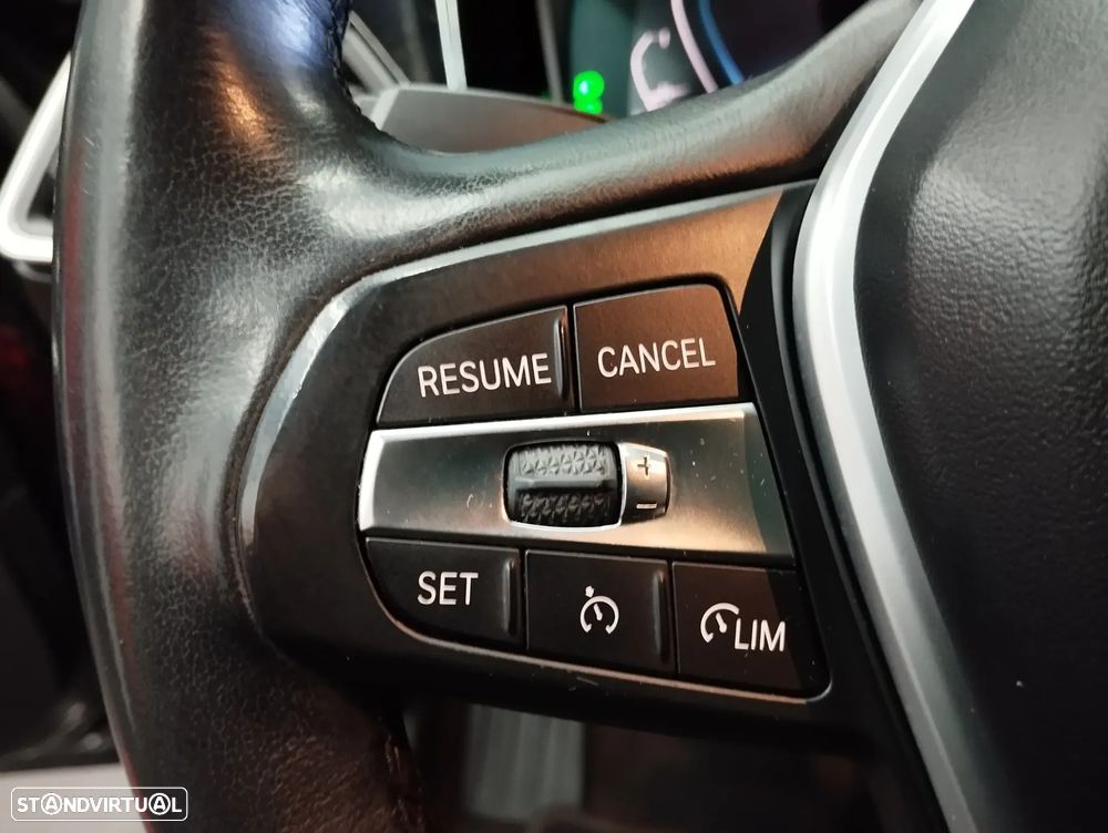 BMW 330 e Auto - 18