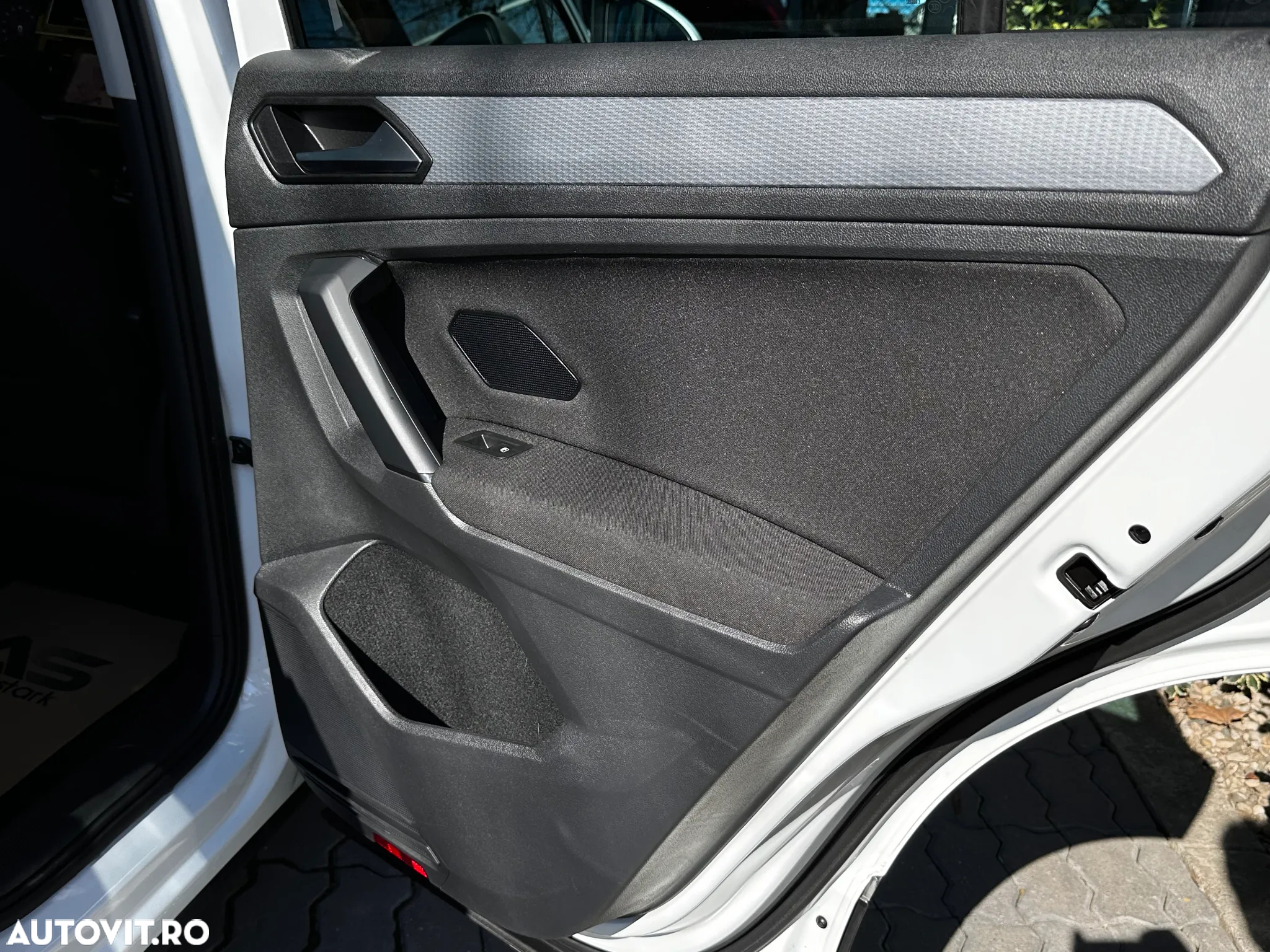 Volkswagen Tiguan 1.5 eTSI OPF DSG Life - 35