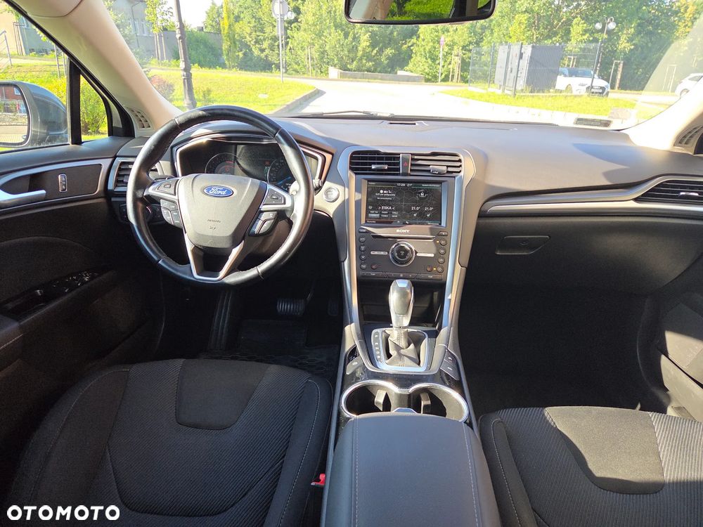 Ford Mondeo 2.0 EcoBoost Titanium - 16