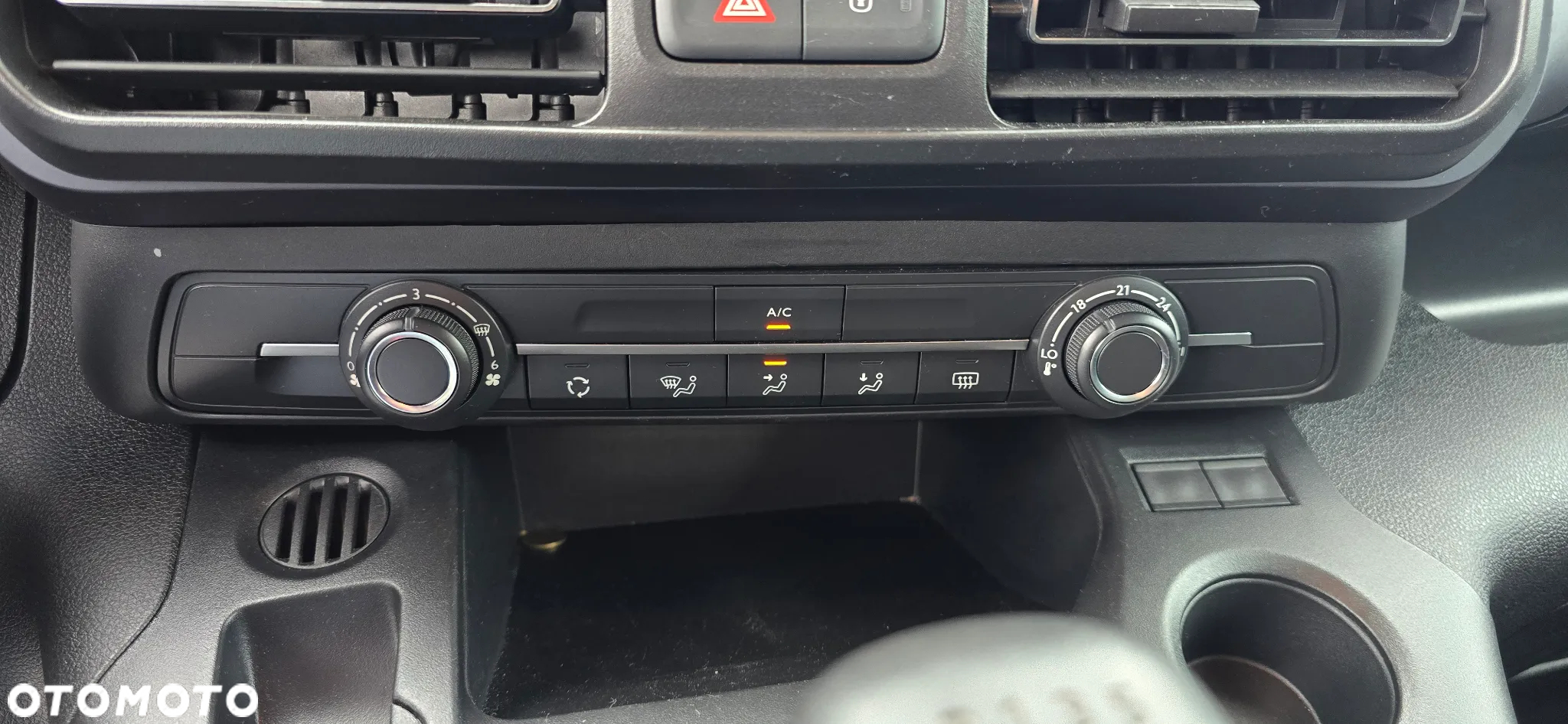 Peugeot Rifter 1.5 BlueHDI Allure - 26