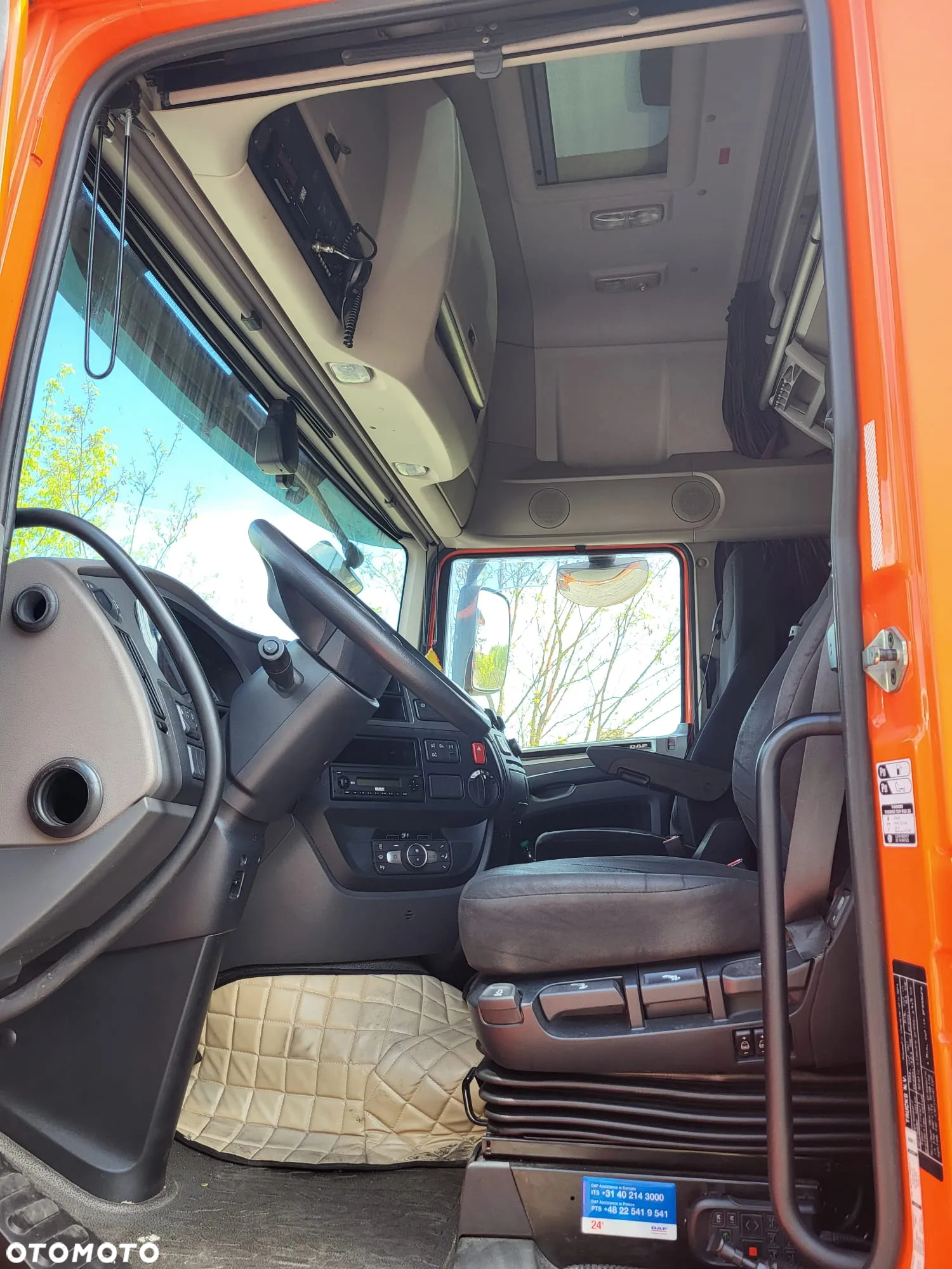 DAF 480XF - 11
