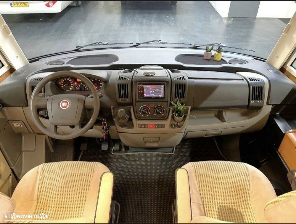 Rapido Serie 90dF 9092 DF Cama Central - 6