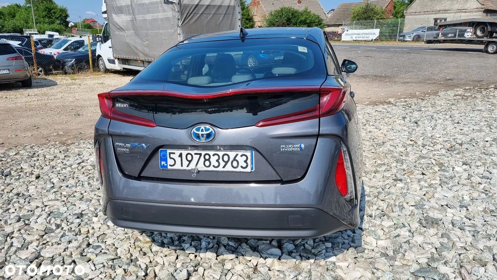Toyota Prius Hybrid Executive - 8