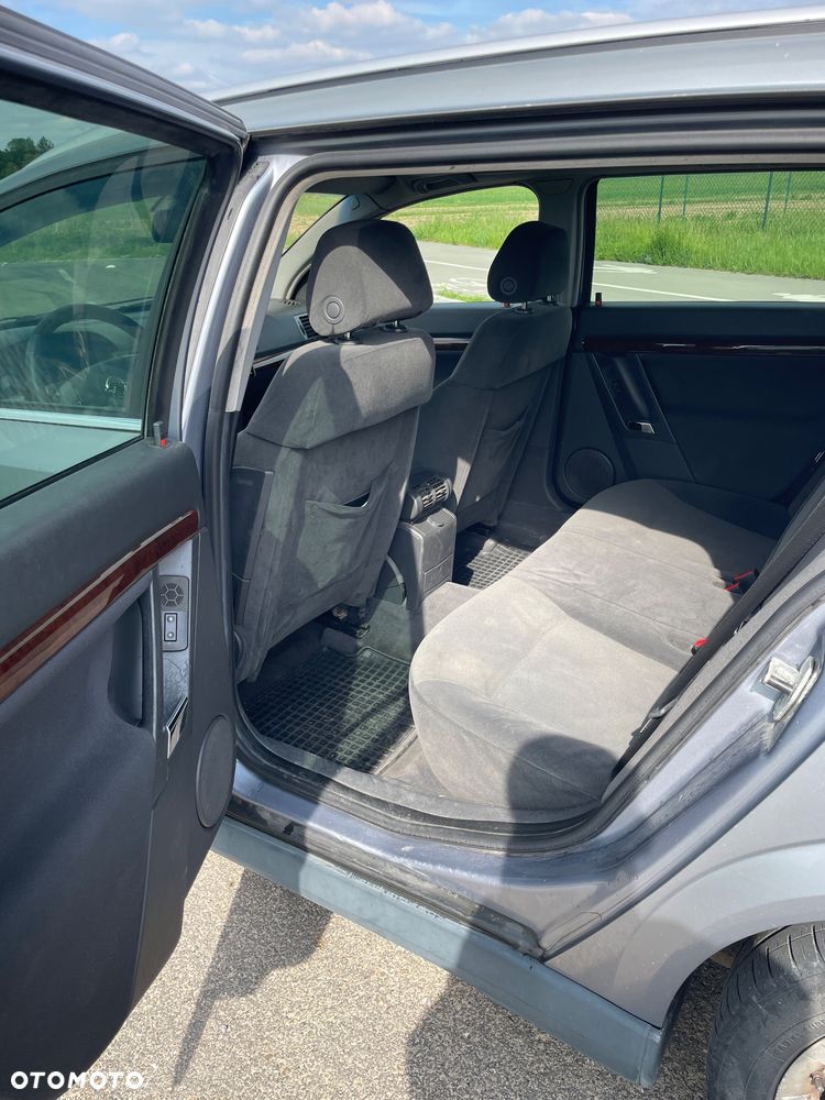 Opel Vectra 1.9 CDTI Essentia - 10