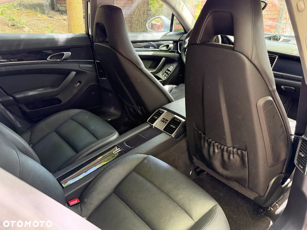 Porsche Panamera PDK - 28