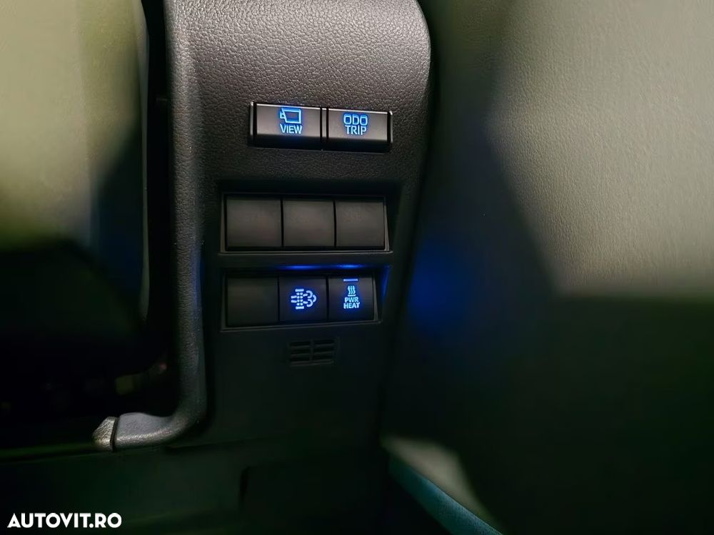 Toyota Land Cruiser 300 - 16