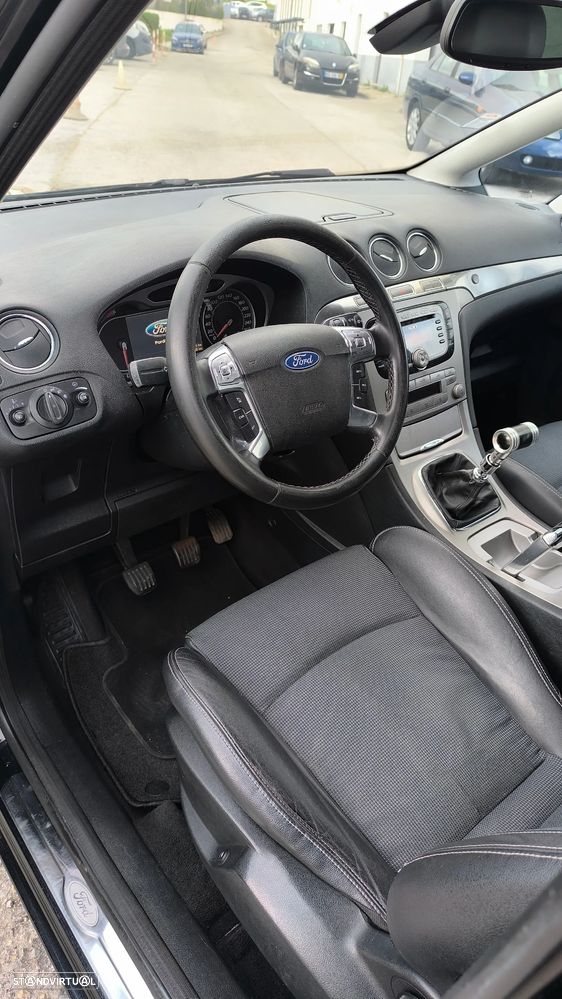 Ford S-Max 1.8 TDCi Titanium 7L - 27