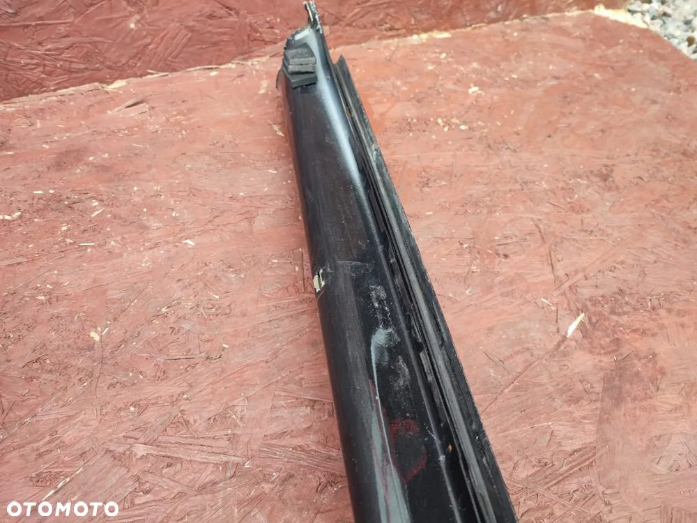 BMW E36 CABRIO ORYGINALNA RAMKA SZYBY PRZÓD / SŁUPKI "A" + ZAMKI DACHU PÓŁ-AUTOMAT. O NR: 1 977 607 OEM.  W BARDZO DOBRYM STANIE, BEZ RDZY - 22