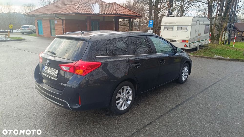 Toyota Auris 2.0 D-4D Premium - 6