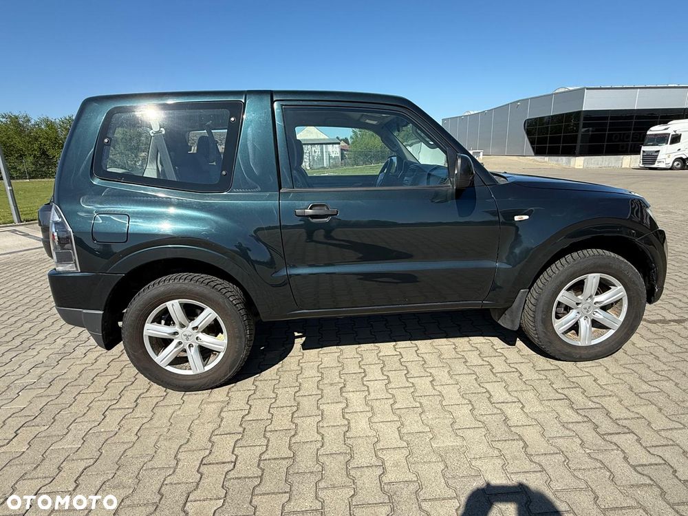 Mitsubishi Pajero - 3