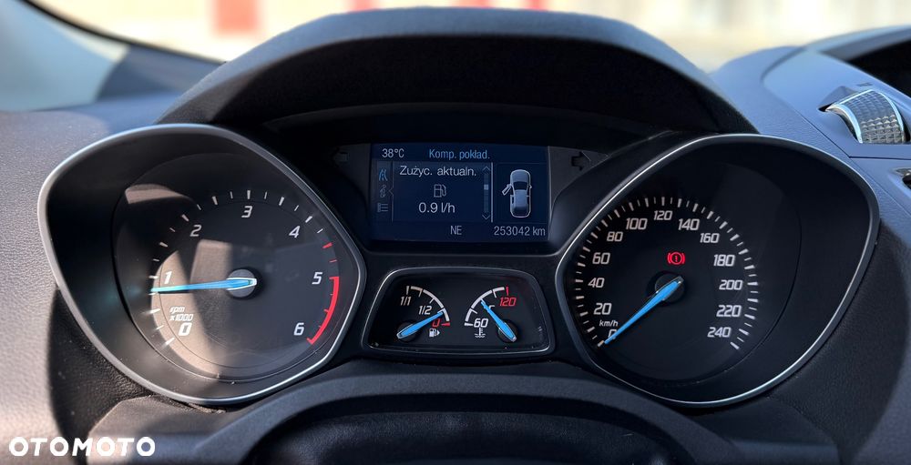 Ford Kuga 2.0 TDCi 4WD Titanium - 24