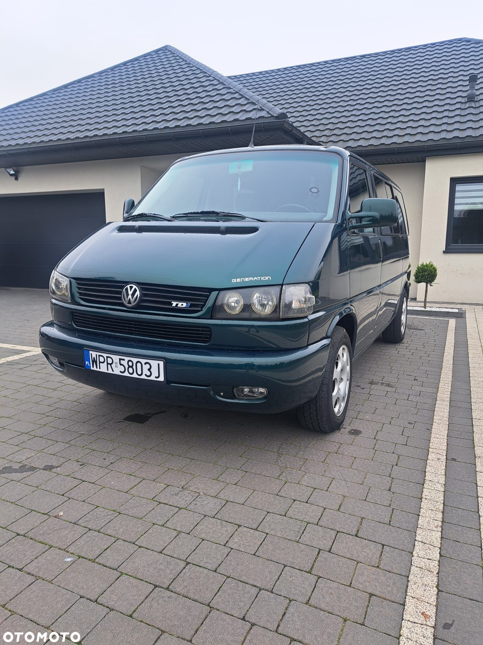Volkswagen Multivan - 1