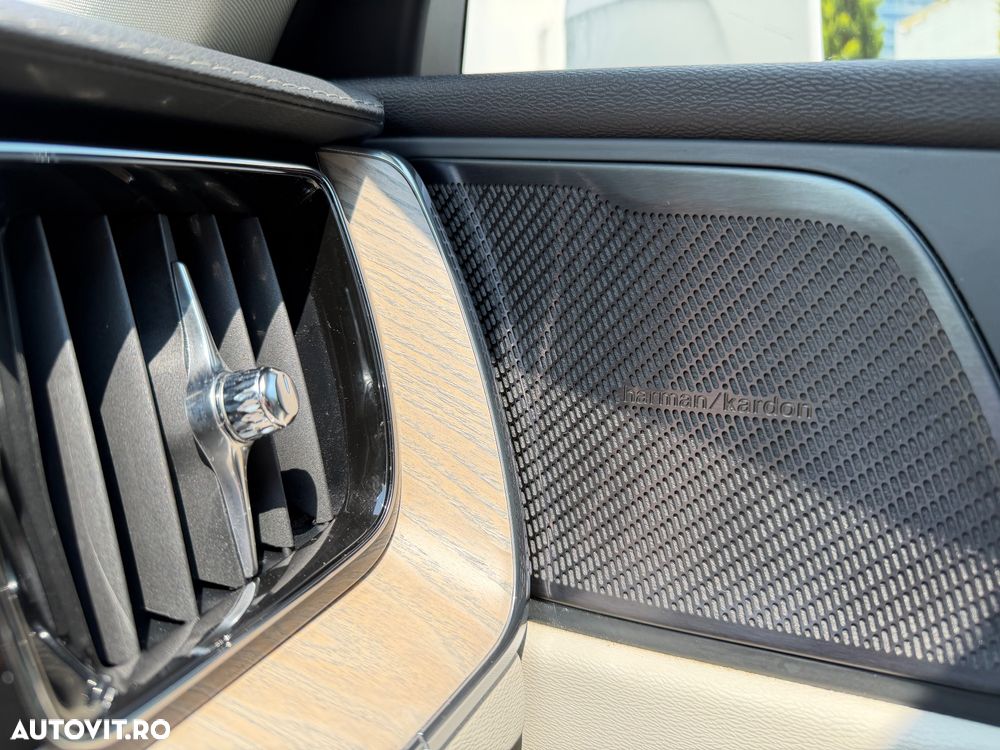 VOLVO XC60 2021 — imagine 35