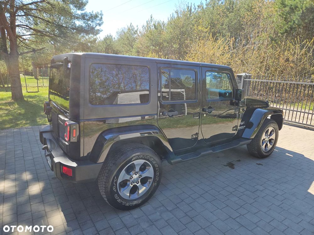 Jeep Wrangler - 12