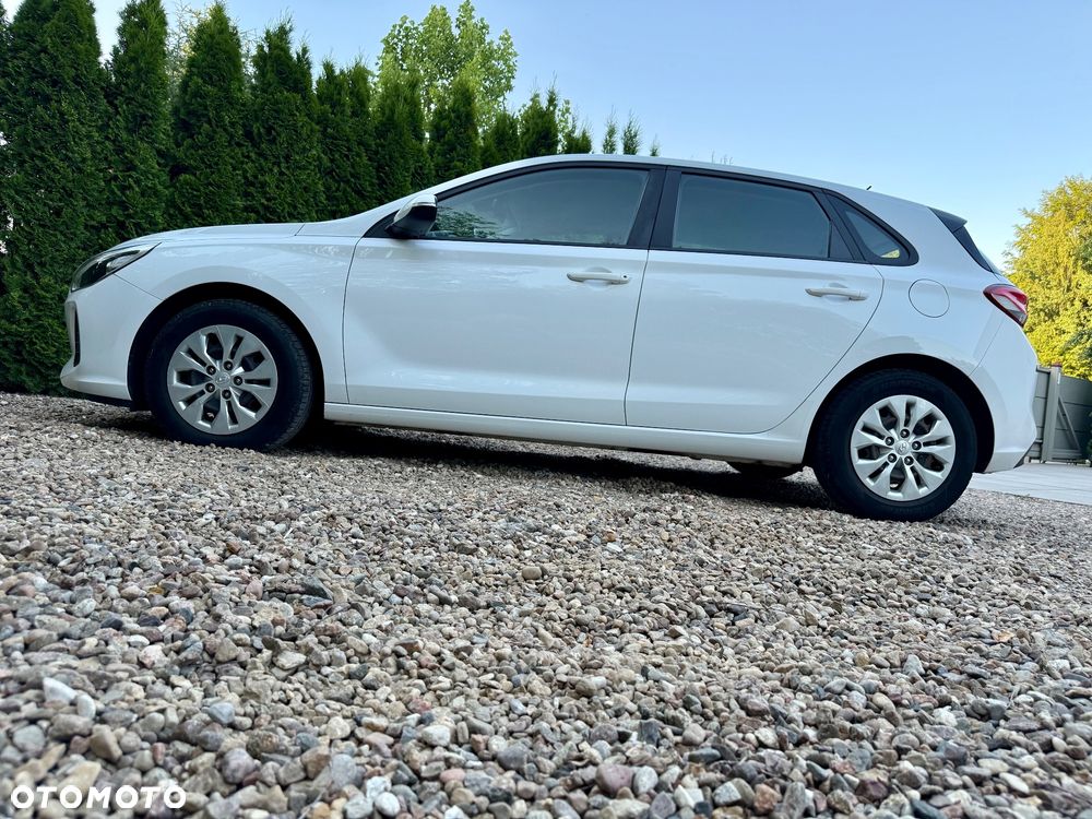 Hyundai i30 1.4 Classic + - 17