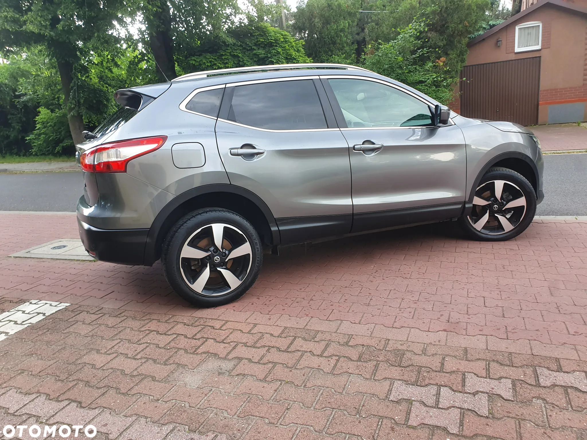Nissan Qashqai 1.6 DIG-T N-Connecta - 27