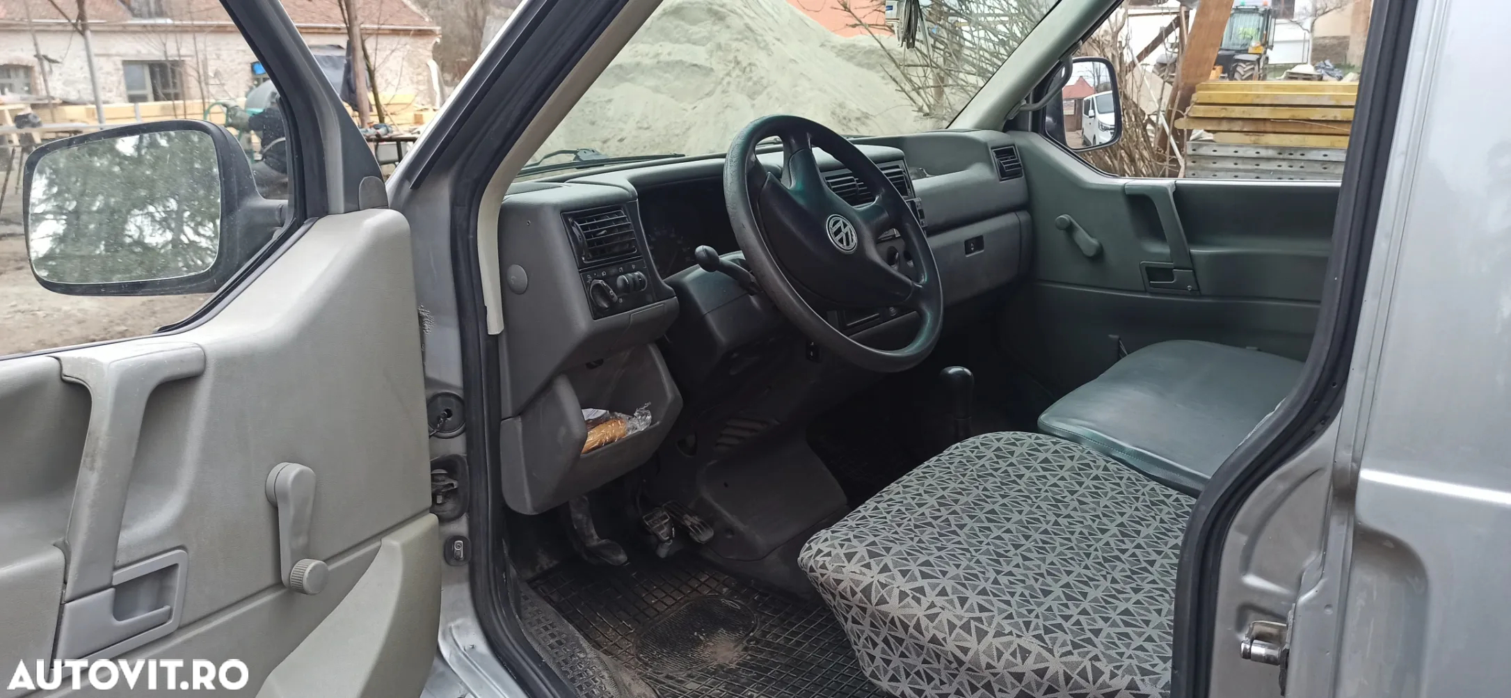 Volkswagen Caravelle - 6