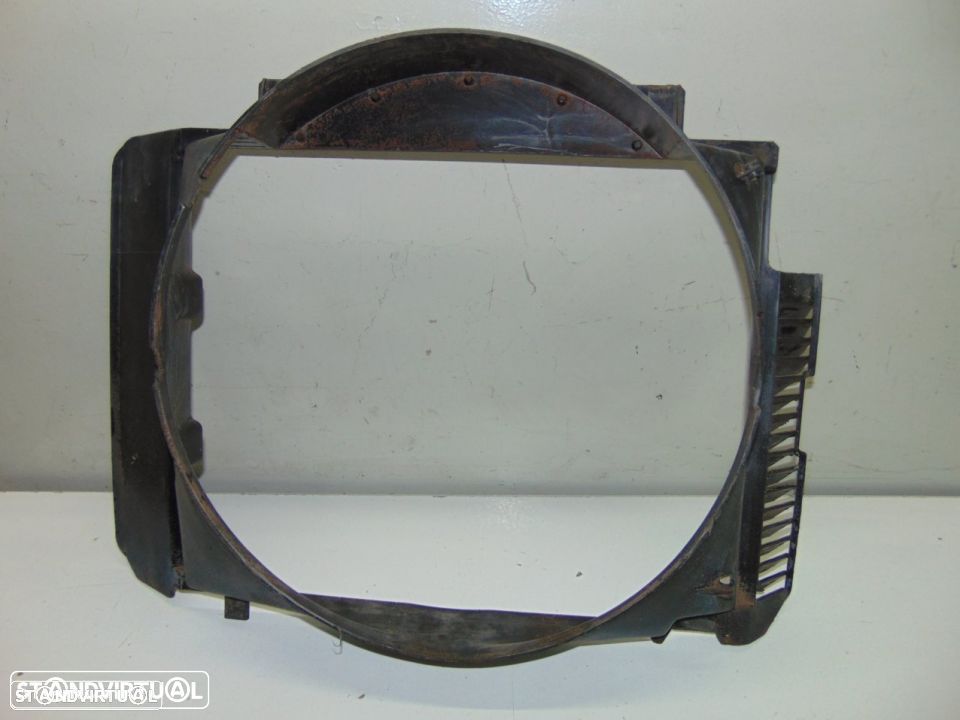 Mercedes W123 - caixa da ventoinha do motor - 3