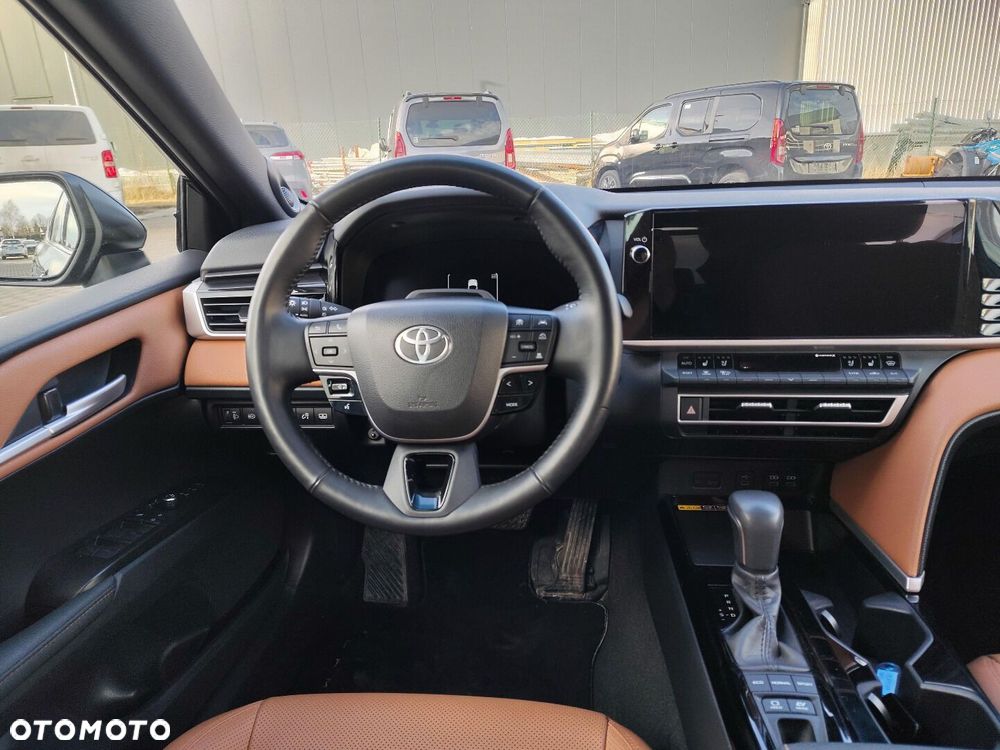 Toyota Camry - 11