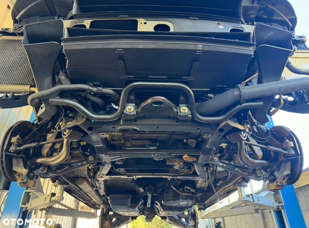 Land Rover Discovery V 3.0 TD6 HSE - 29