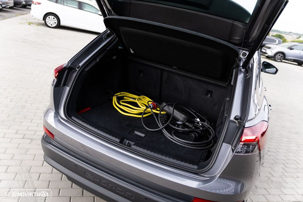 Audi Q4 e-tron 45 quattro - 12