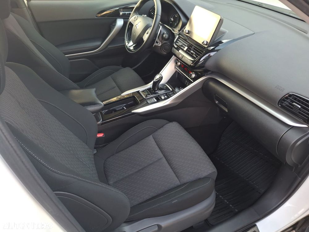 Mitsubishi Eclipse-Cross - 12