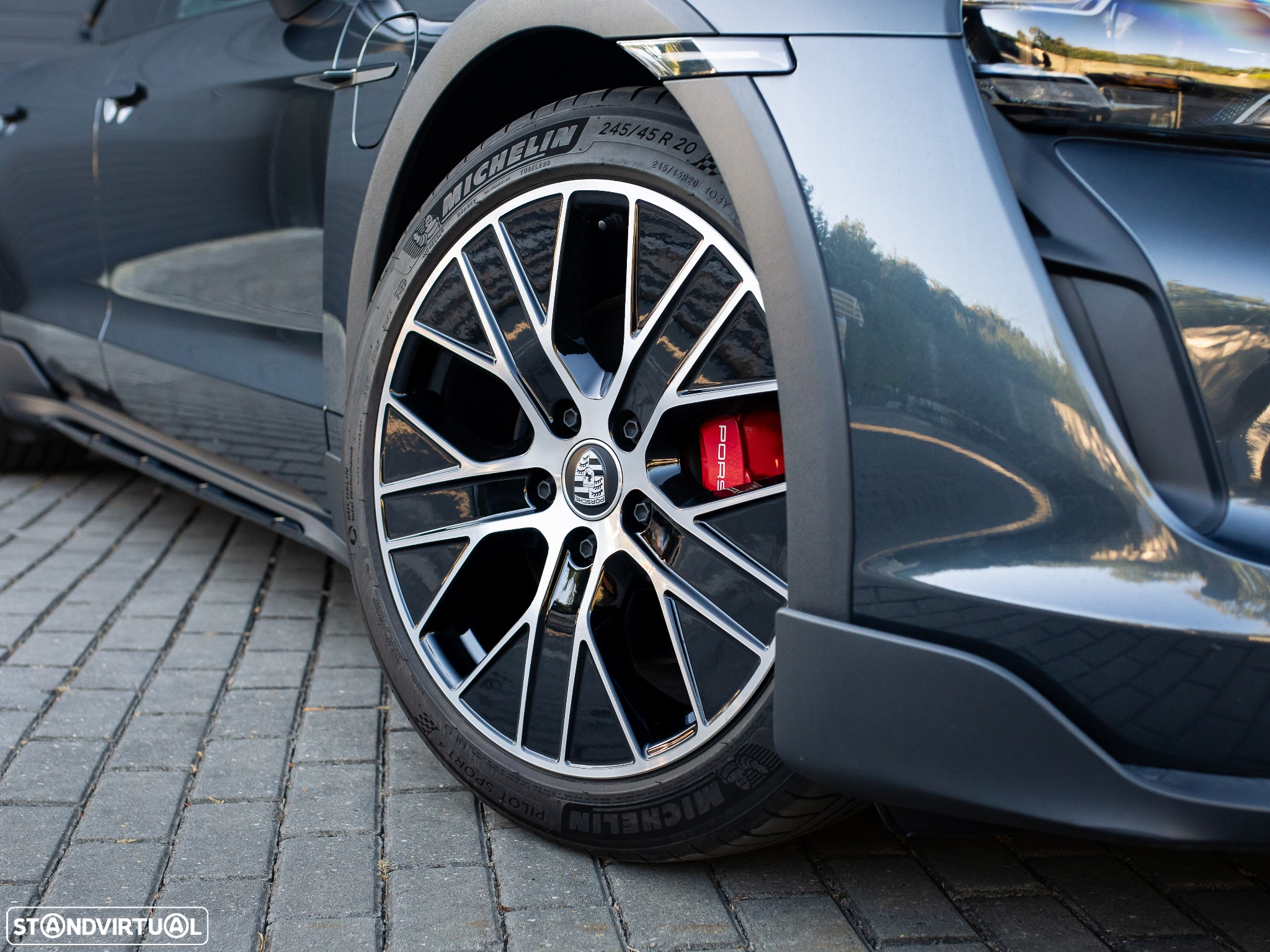 Porsche Taycan Cross Turismo 4S - 7