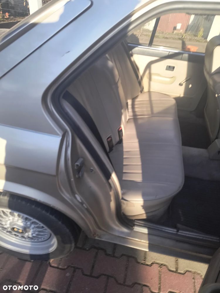 BMW Seria 5 525 i - 7