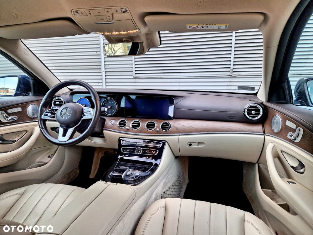 Mercedes-Benz Klasa E 450 4Matic 9G-TRONIC Exclusive - 2