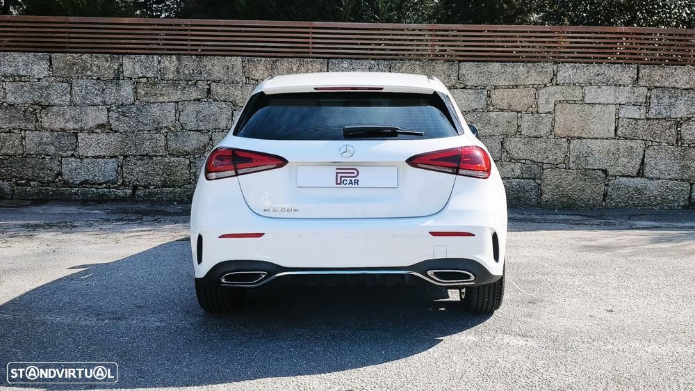 Mercedes-Benz A 250 - 12