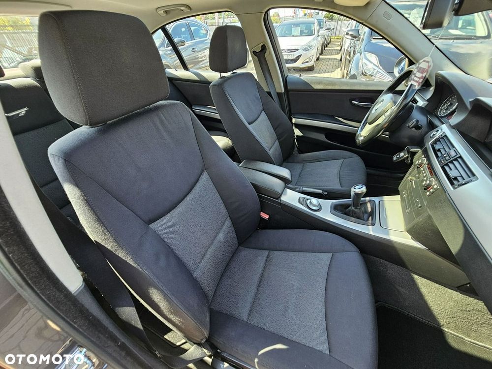 BMW Seria 3 - 37