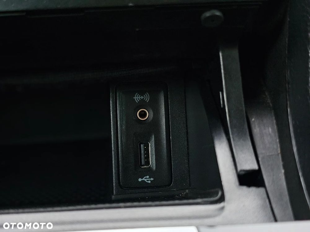 Volkswagen Golf 1.6 TDI BlueMotion Technology Cup - 21