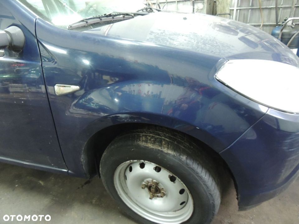 Błotnik prawy DACIA Sandero I '11 1.2 16V 5D - 1