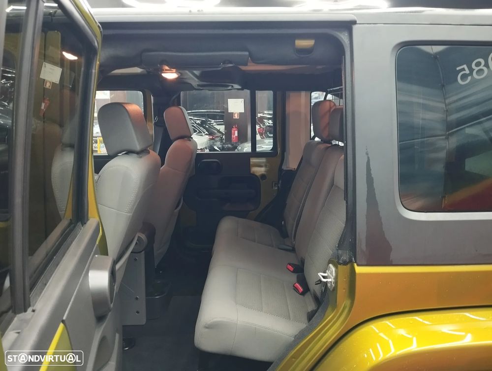 Jeep Wrangler Unlimited 2.8 CRD ATX Sahara - 13