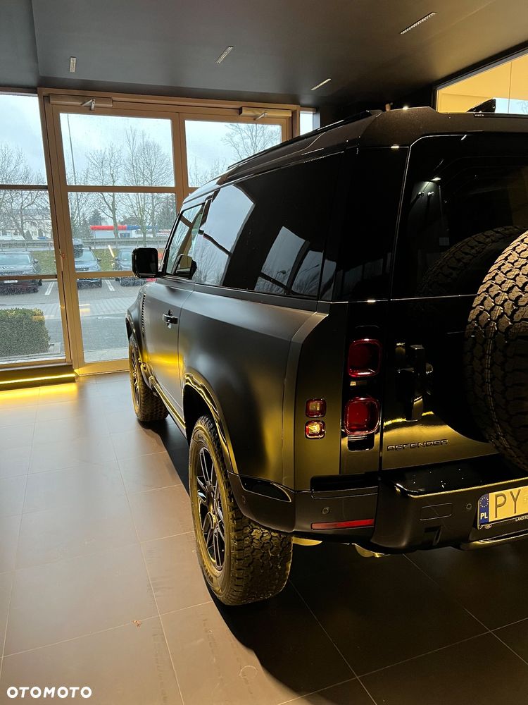Land Rover Defender - 6