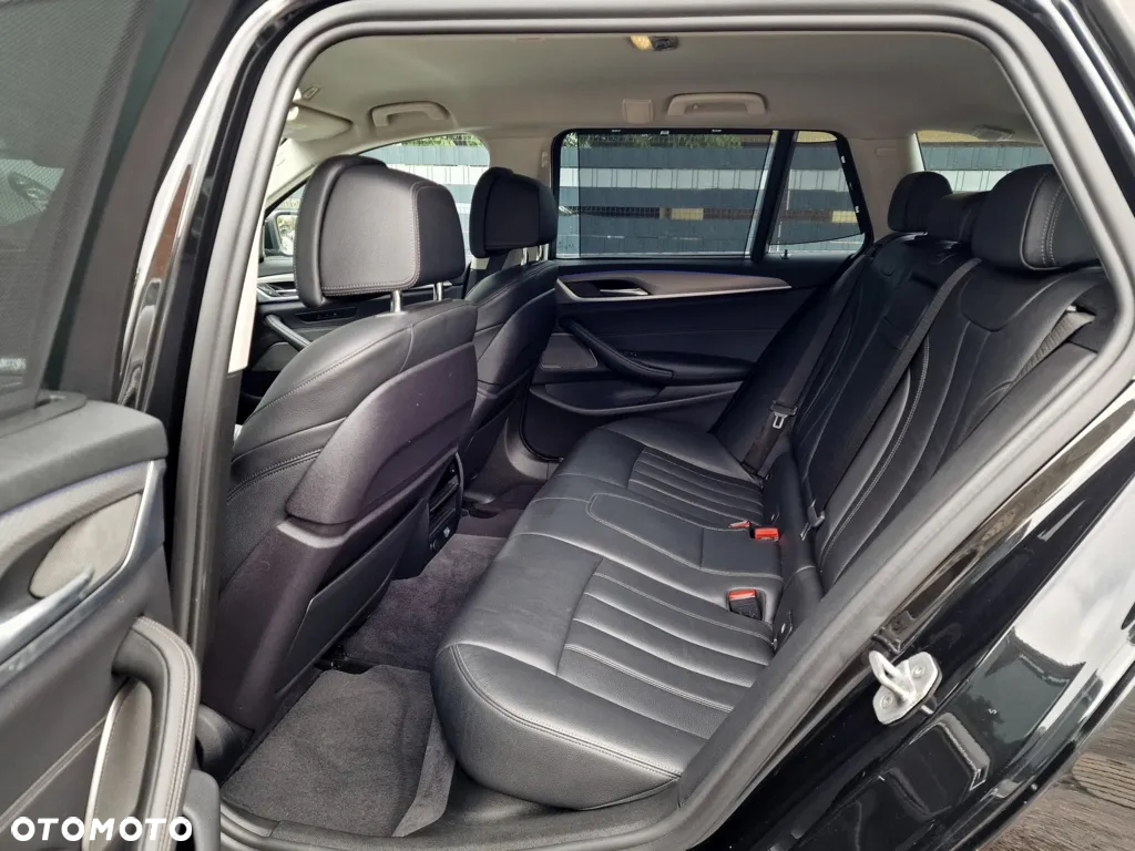 BMW Seria 5 530d Touring Sport Line - 26