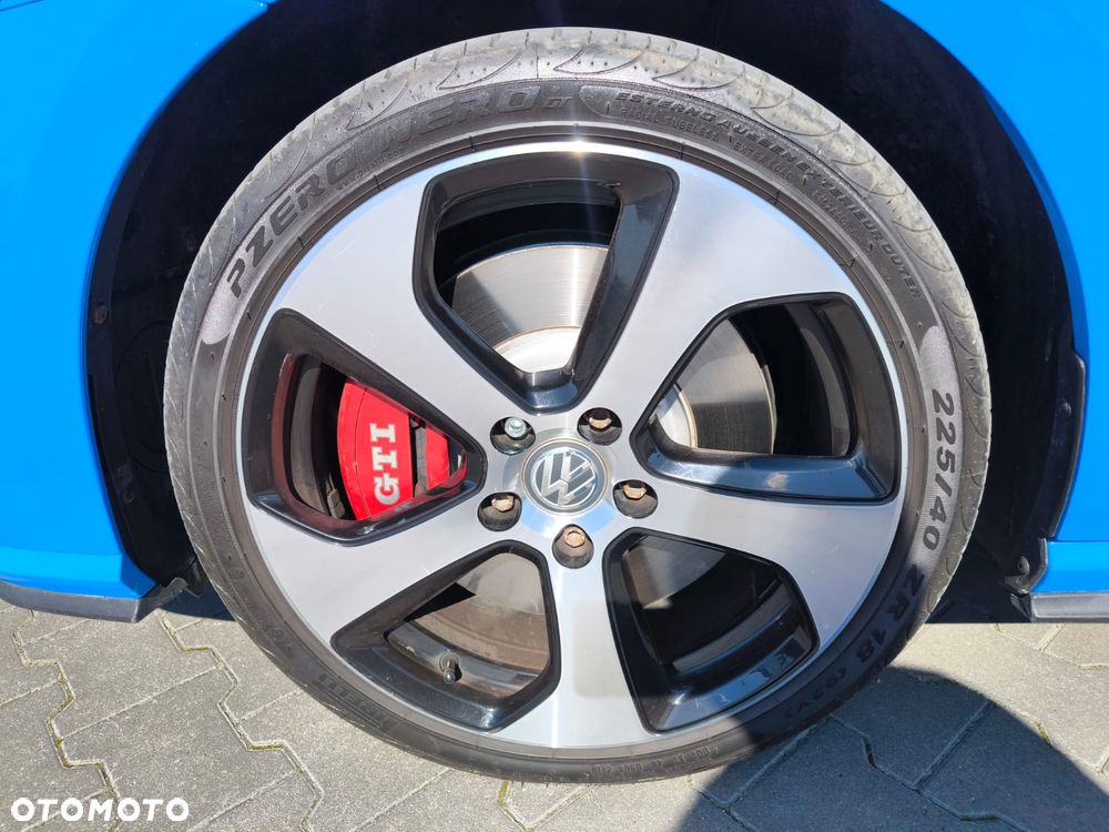 Volkswagen Golf GTI (BlueMotion Technology) DSG Performance - 9