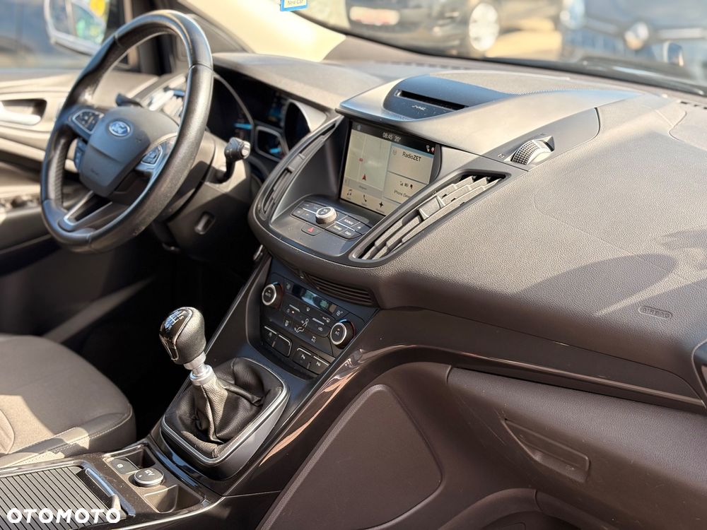 Ford Kuga 2.0 TDCi 2x4 Titanium - 23
