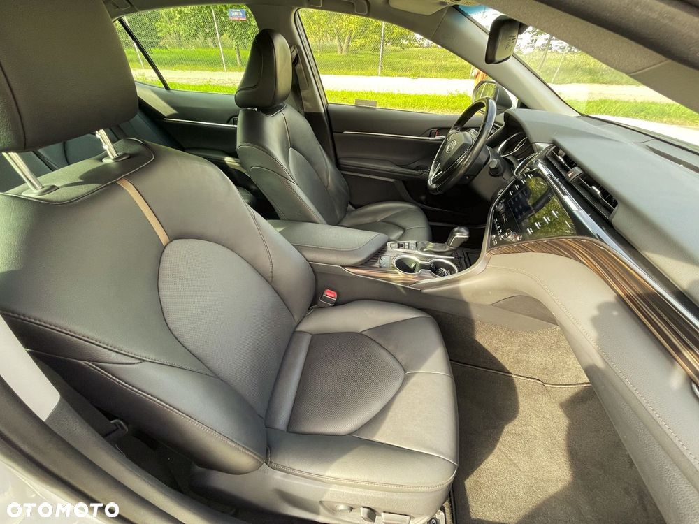 Toyota Camry 2.5 Hybrid Executive CVT - 13