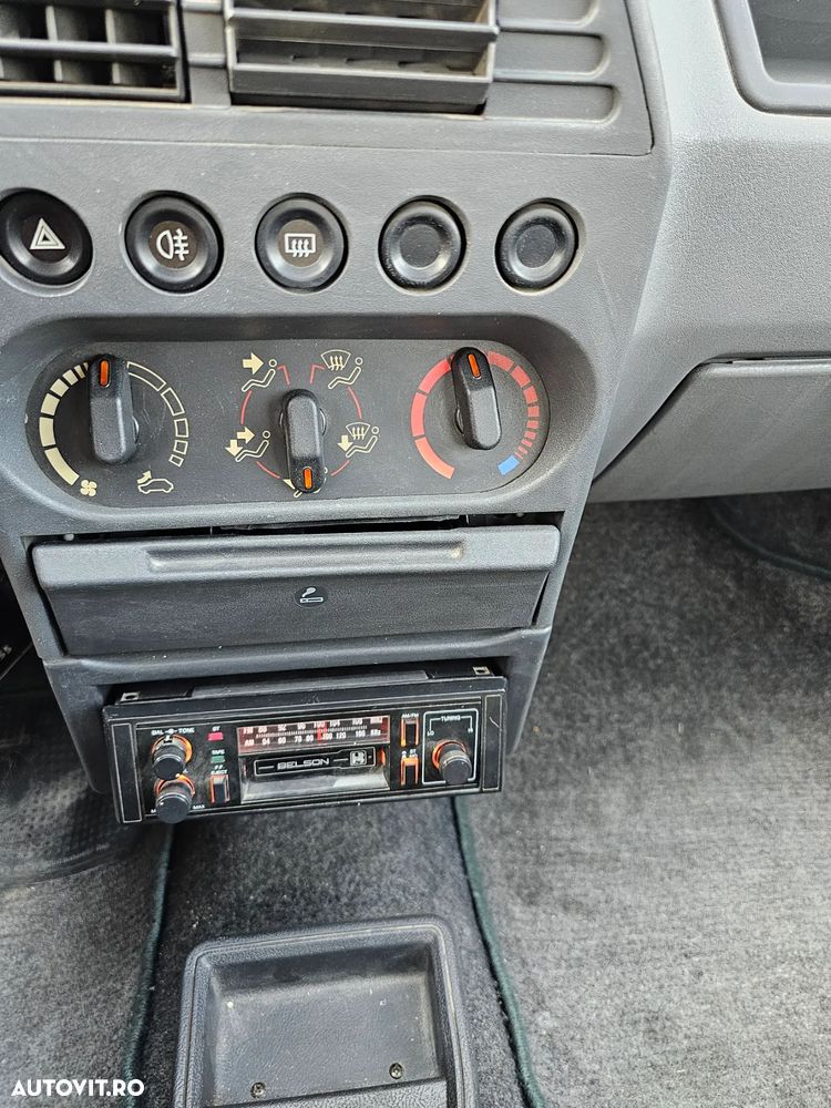 Peugeot 309 - 12