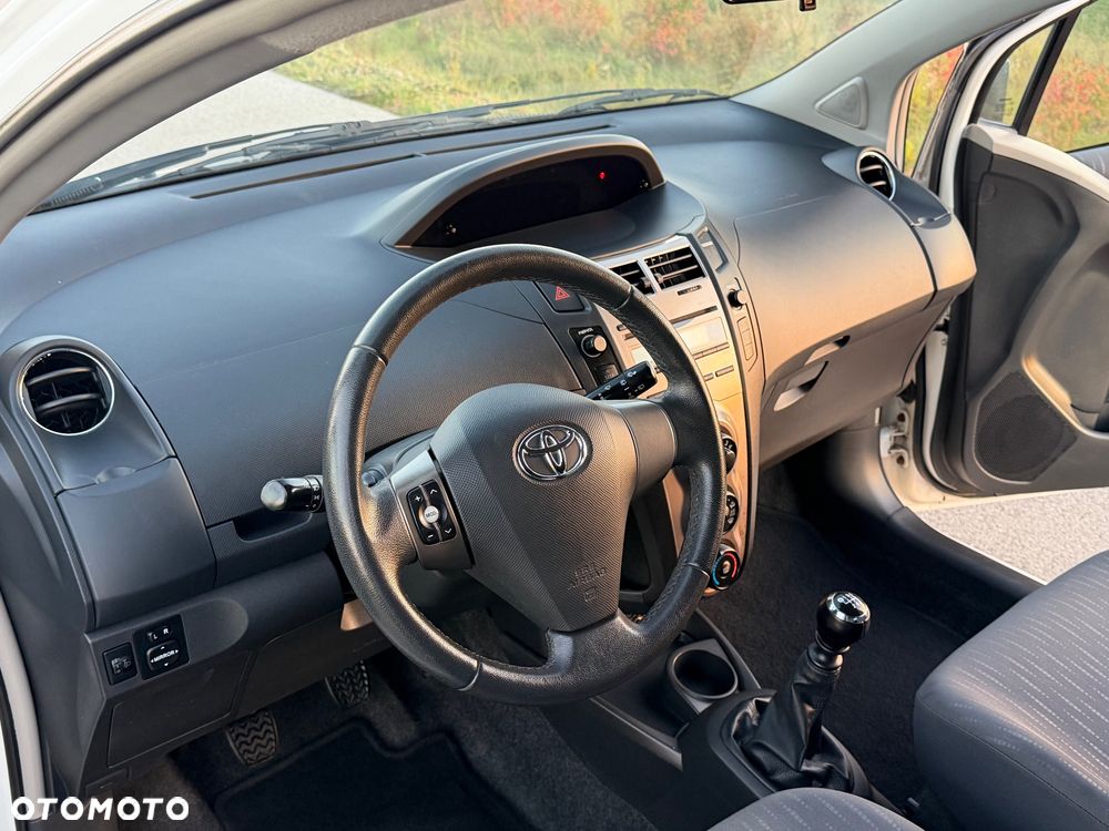 Toyota Yaris - 15