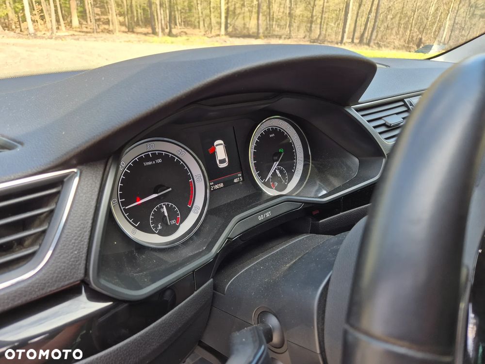 Skoda Superb 2.0 TDI L&K DSG - 10