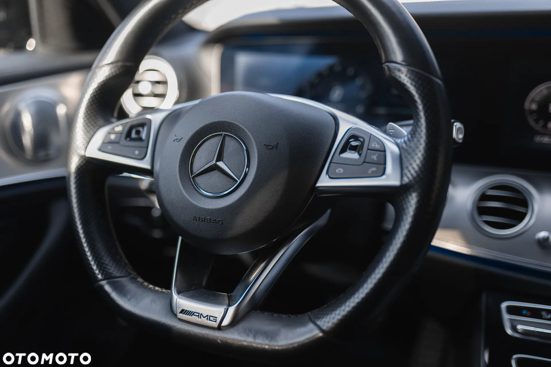 Mercedes-Benz Klasa E 43 AMG 4-Matic - 16